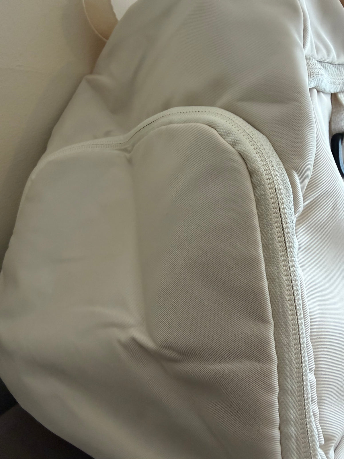 Rae Shea holdalls