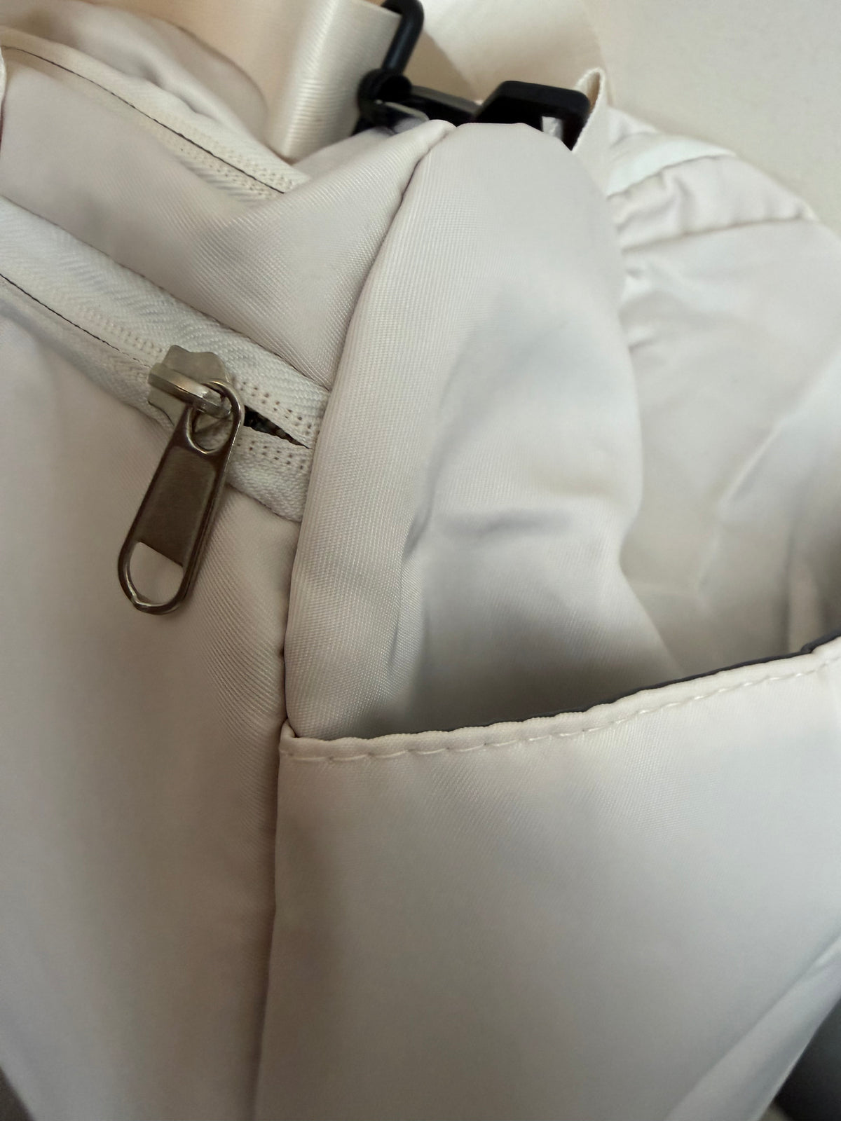 Rae Shea holdalls